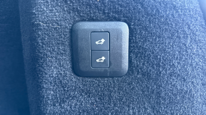 Land Rover Range Rover Sport 3.0 D250 HSE Silver 5dr Auto Diesel Estate